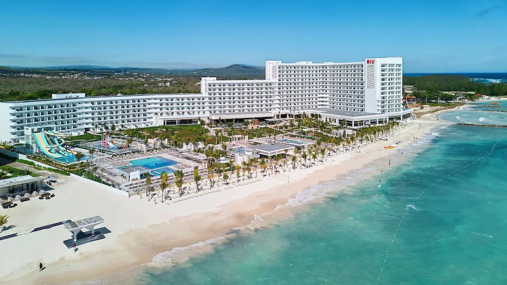 Hotel Riu Palace Kukulkan aerial beachfront view